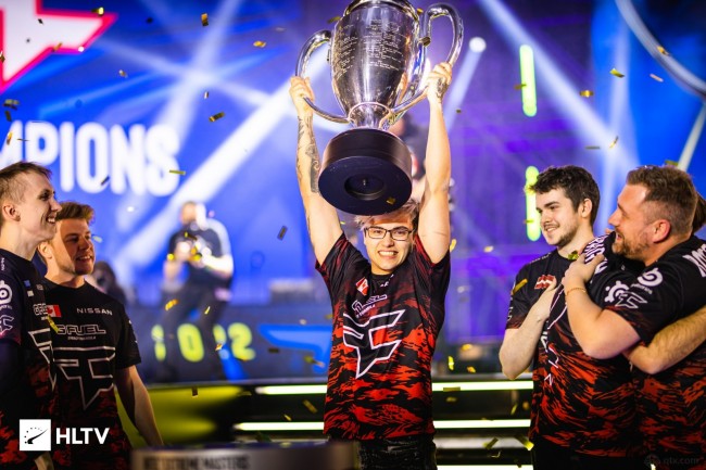 DH从 T1 学术队转移到主队