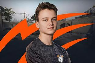 这也行？外国网友整活：LOL欧美队伍第一视角